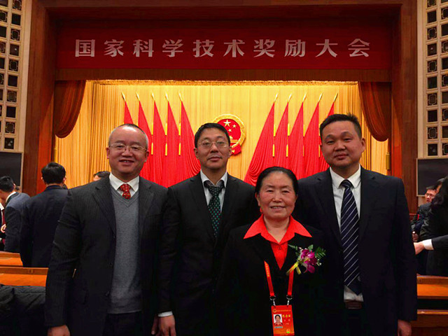 640热烈祝贺广东华体网页版登录入口股份有限公司喜获国家技术发明二等奖（杨中强及团队）_副本_副本.jpg